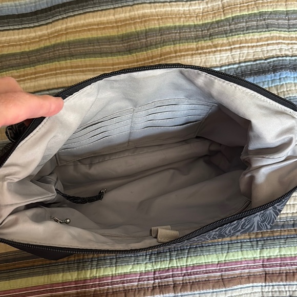 Baggallini Black and Gray Floral Crossbody Bag - Picture 5 of 5